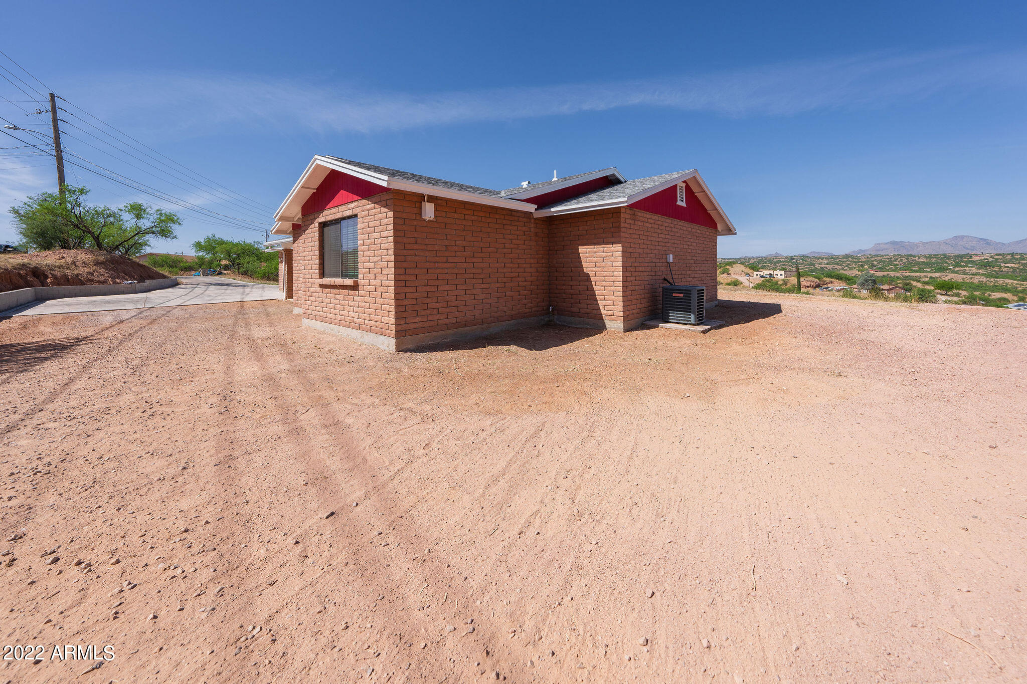 924 Via Puebla Rio Rico, AZ 85648 - Photo 25 of 34 so much space!