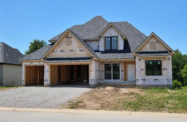 $1,069,900 | 8740 North Lewis Avenue, Kansas City, MO 64157