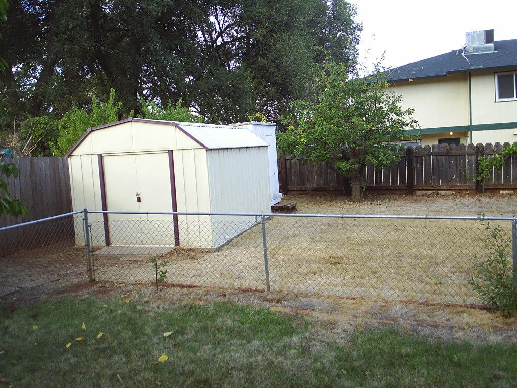 1048 Echo Road Redding, CA 96002 - Photo 3 of 7 Backyard 2