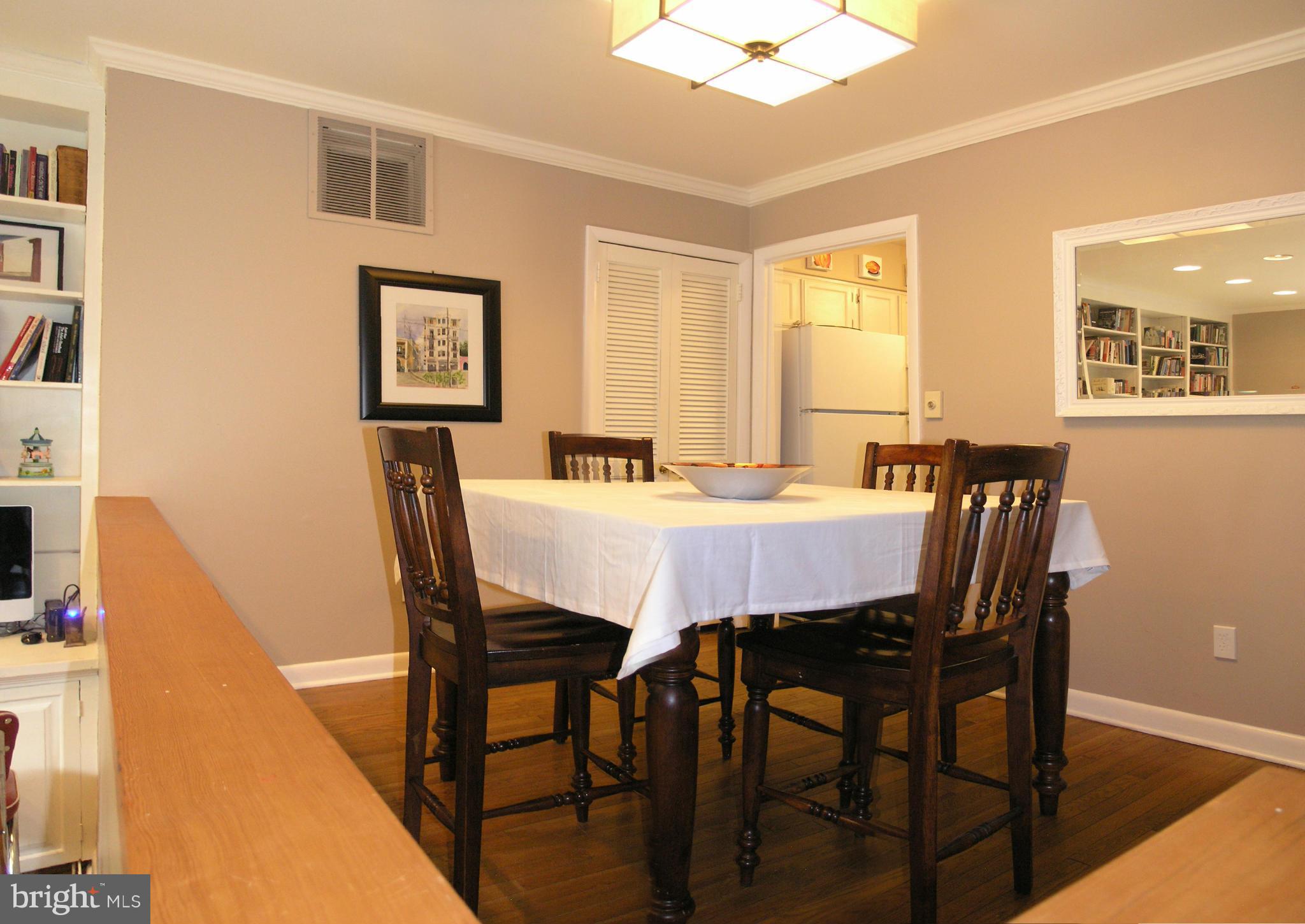2013 Sarazen Place Reston, VA 20191 - Photo 8 of 27 Dining Room