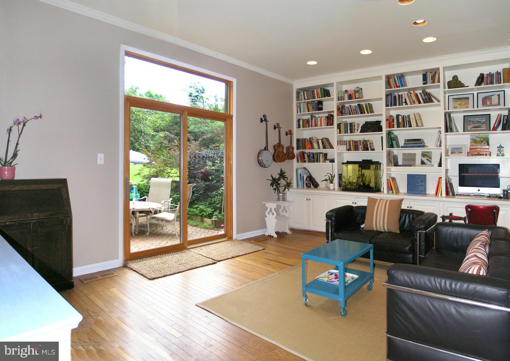 2013 Sarazen Place Reston, VA 20191 - Photo 10 of 27 Living Room with SGD to backyard