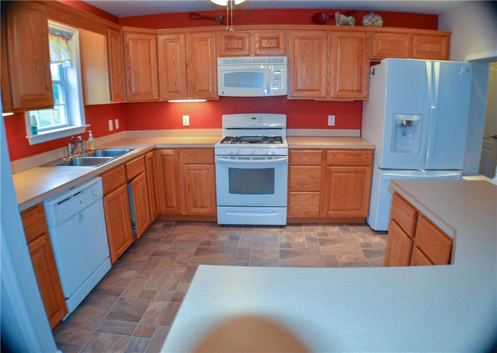 3655 North Balsiger Road Vandergrift, PA 15690 - Photo 4 of 25