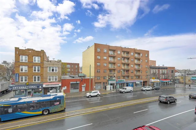 $3,300 | 172-18 Jamaica Avenue, Unit 3B | Woodhull Park
