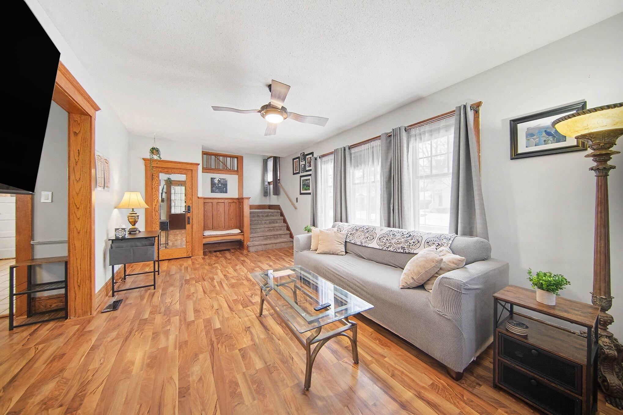 617 Union Street Jackson, MI 49203 - Photo 5 of 29 005_file_9962