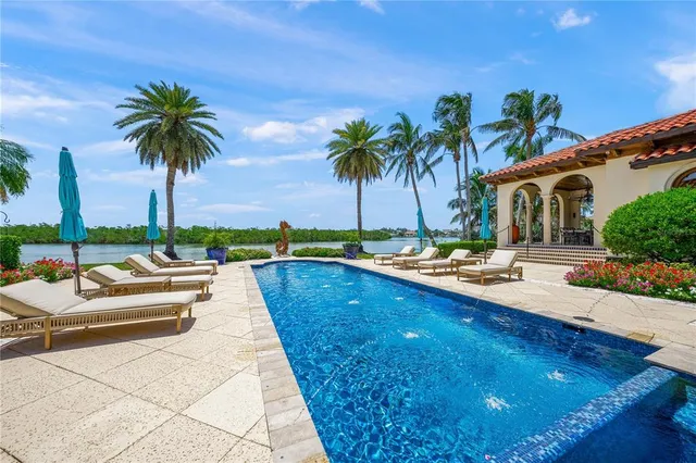 $16,850,000 | 139 South Washington Drive, Sarasota, FL 34236