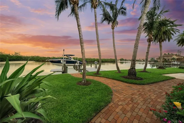 $16,850,000 | 139 South Washington Drive, Sarasota, FL 34236