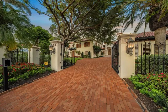 $16,850,000 | 139 South Washington Drive, Sarasota, FL 34236