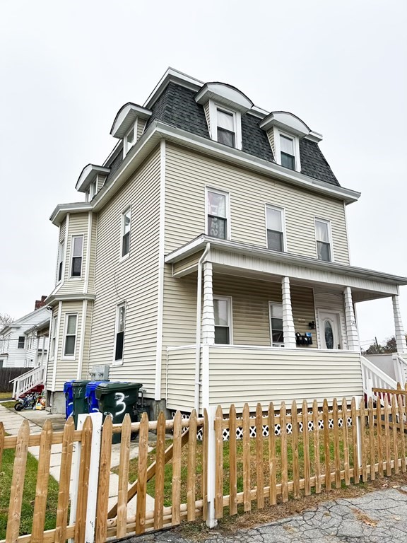 54 Lincoln Street Springfield, MA 01109 - Photo 1 of 29 Gallery Image 1