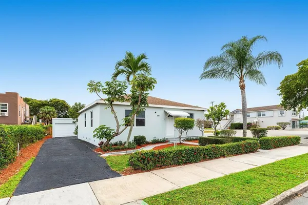 $3,800 | 510 56th Street, West Palm Beach, FL 33407