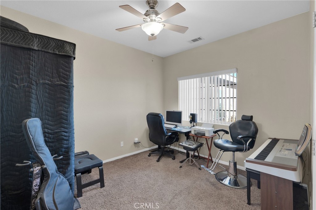 7435 Solano Road Phelan, CA 92371 - Photo 12 of 65