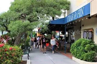 $3,000 | 722 South Boulevard Of The Presidents, Unit 105, Sarasota, FL 34236