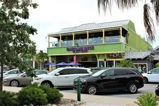 $3,000 | 722 South Boulevard Of The Presidents, Unit 105, Sarasota, FL 34236