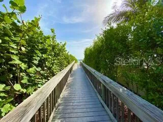 $3,000 | 722 South Boulevard Of The Presidents, Unit 105, Sarasota, FL 34236