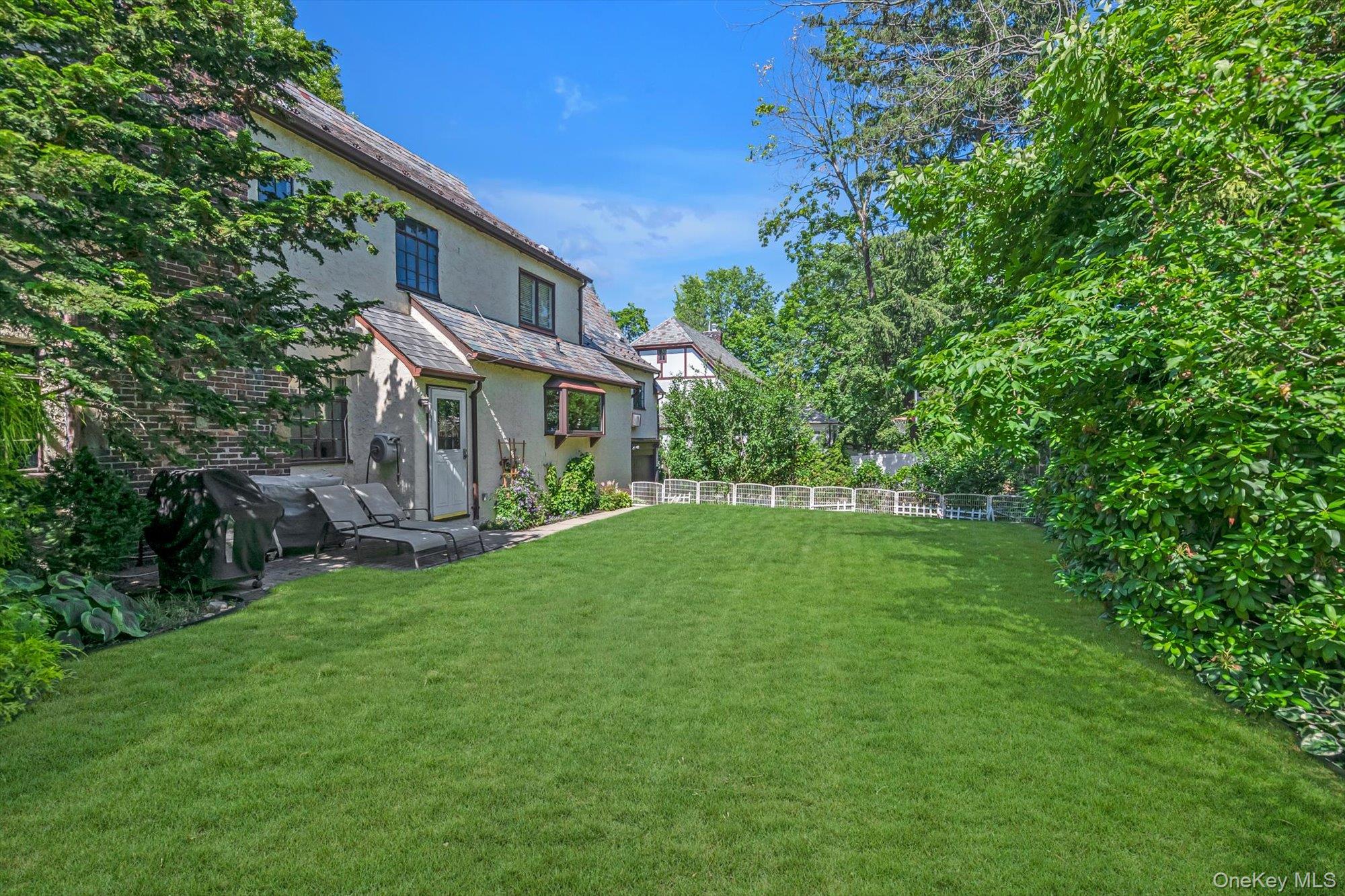 68 Beverly Road Great Neck, NY 11021 - Photo 31 of 39