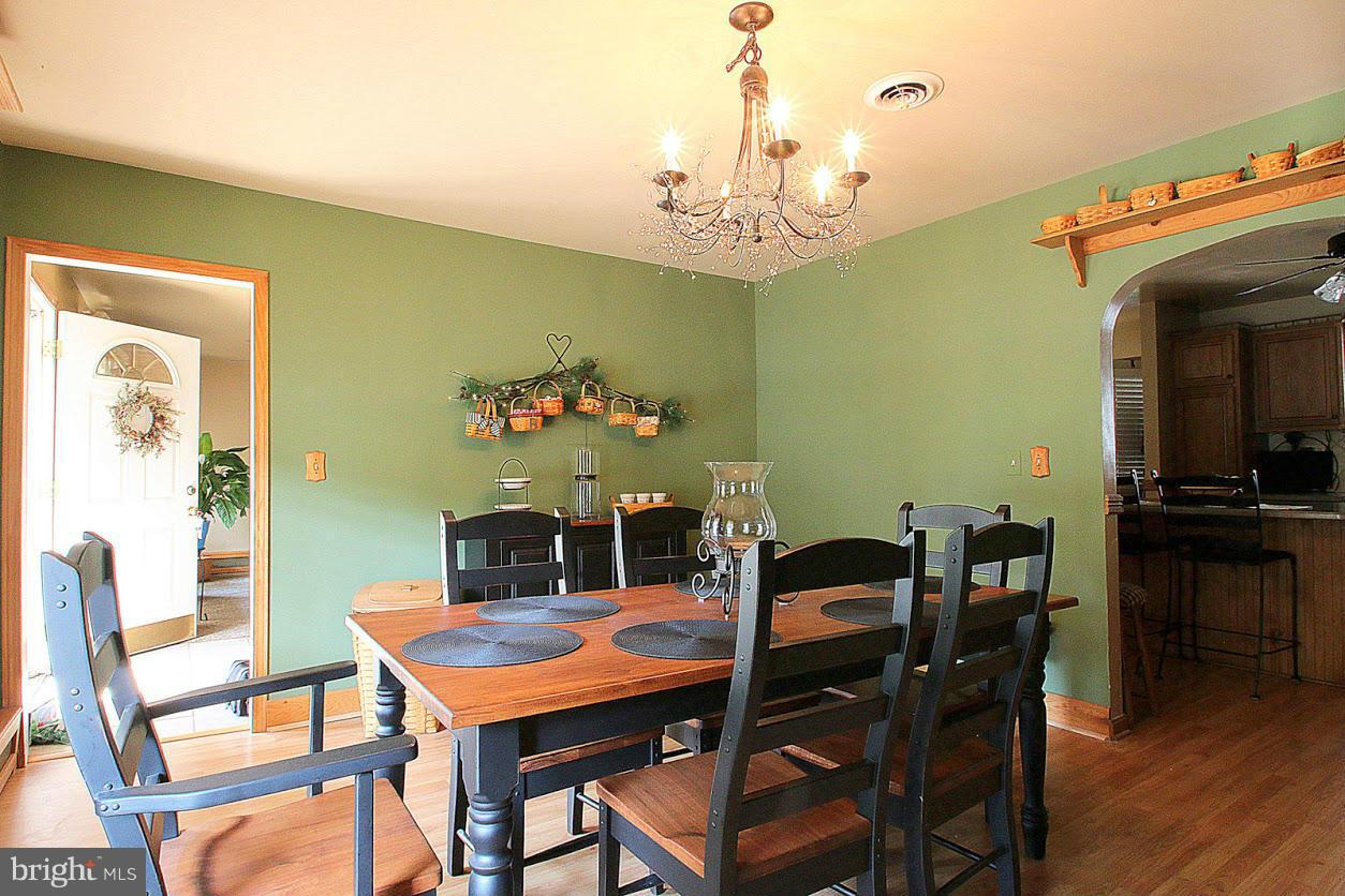 3310 Grace Road Baltimore, MD 21219 - Photo 17 of 30 Dining Room