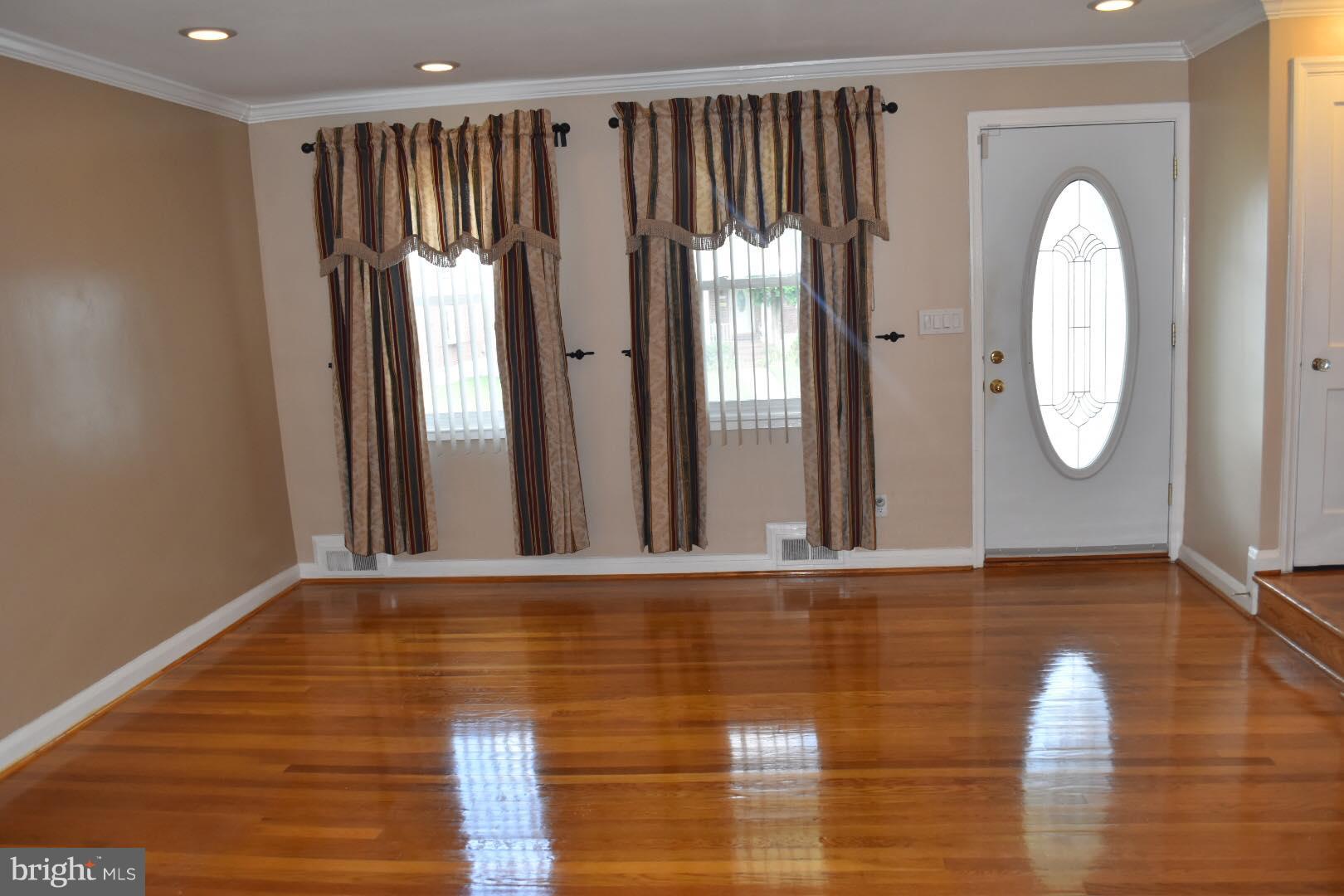 1308 Stonewood Road Baltimore, MD 21239 - Photo 2 of 30 Living Room