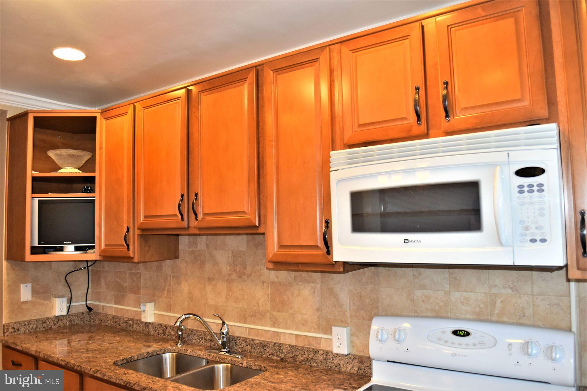 1308 Stonewood Road Baltimore, MD 21239 - Photo 17 of 30 Kitchen