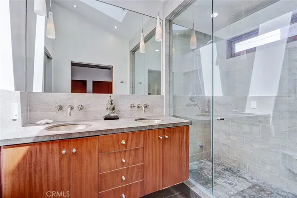 $6,499,000 | 3205 Bayview Drive, Manhattan Beach, CA 90266
