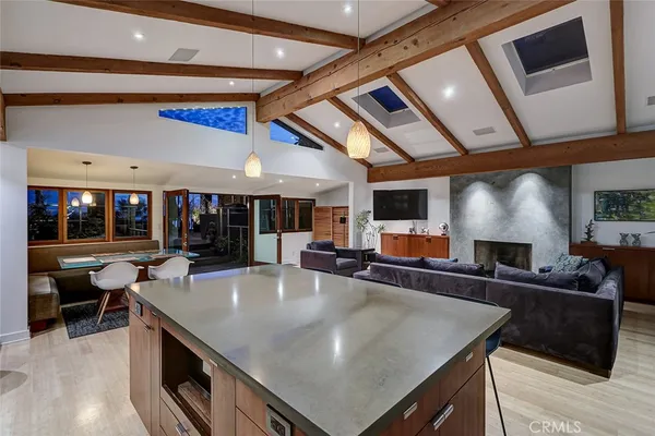 $6,499,000 | 3205 Bayview Drive, Manhattan Beach, CA 90266