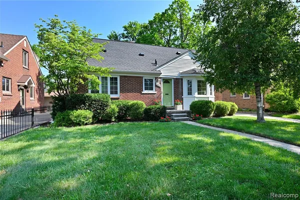 $3,200 | 2453 Windemere Road, Birmingham, MI 48009
