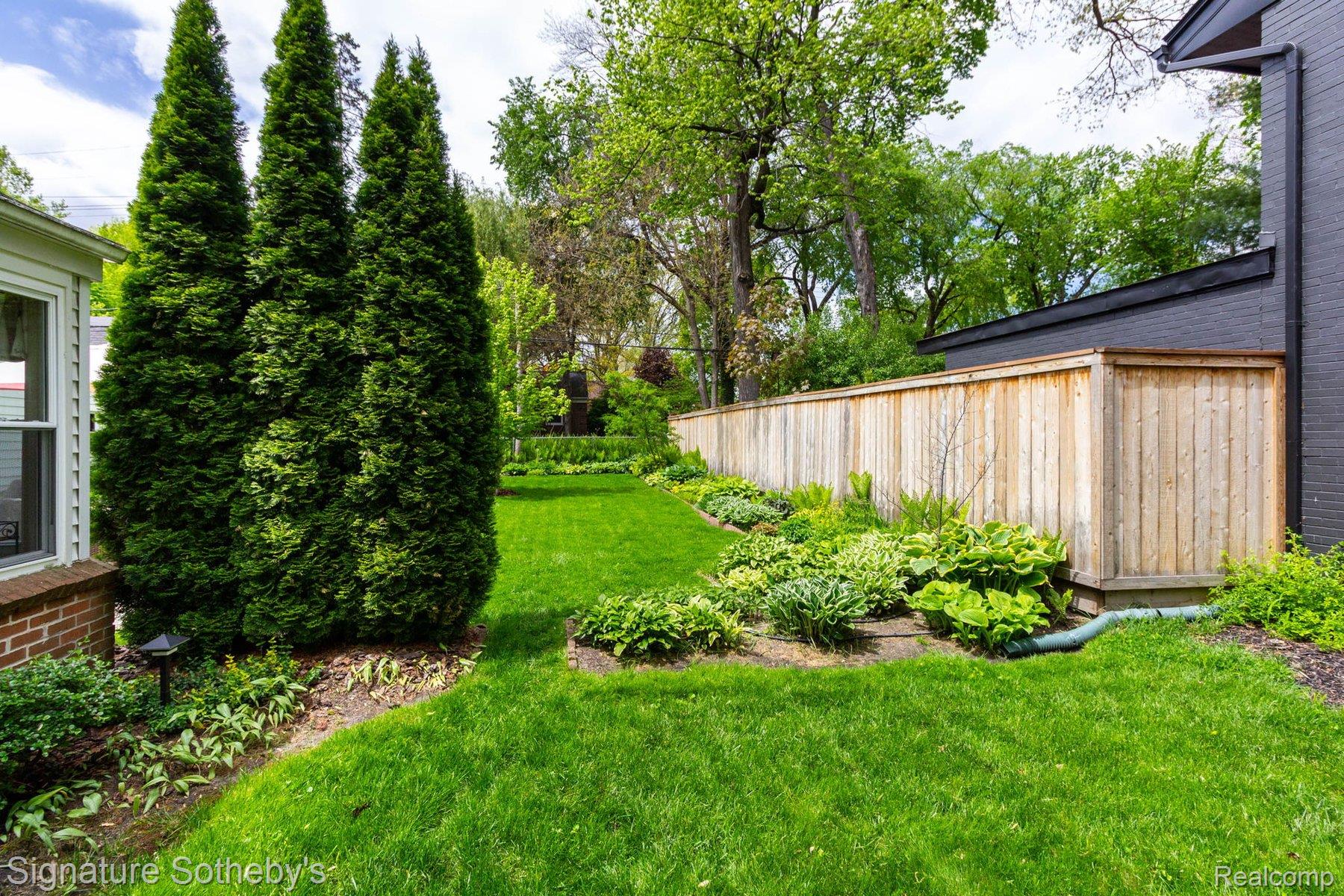 3629 Cumberland Road Berkley, MI 48072 - Photo 41 of 48 yard (6).jpg