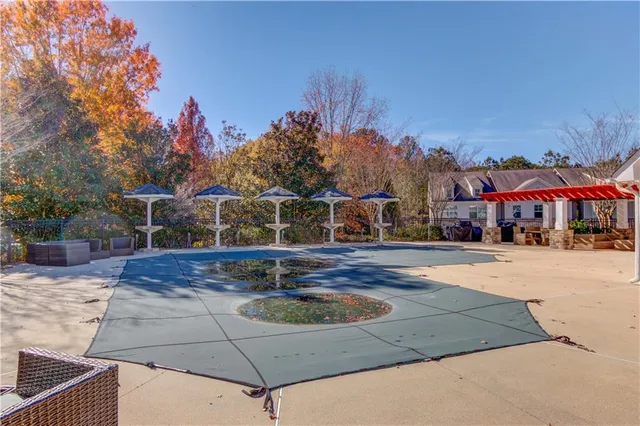 a view of an outdoor space