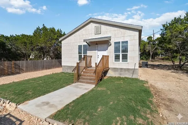 $1,450 | 324 Ridgerock Drive, Unit 1, Canyon Lake, TX 78133