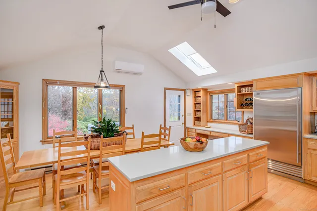 $1,849,000 | 6 Brinsmade Lane, Sherman, CT 06784