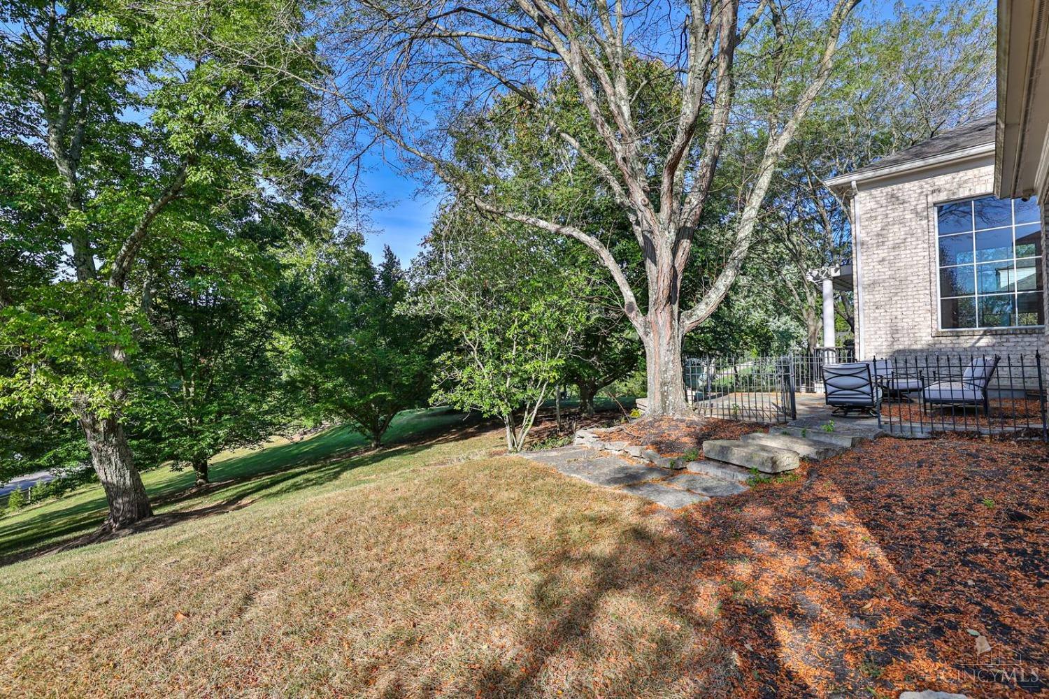 5905 Drake Road Cincinnati, OH 45243 - Photo 62 of 85