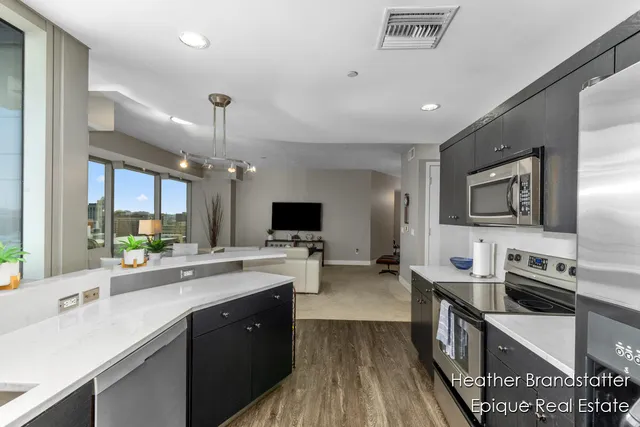 $519,900 | 335 Bridge Street Northwest, Unit 1101, Grand Rapids, MI 49504