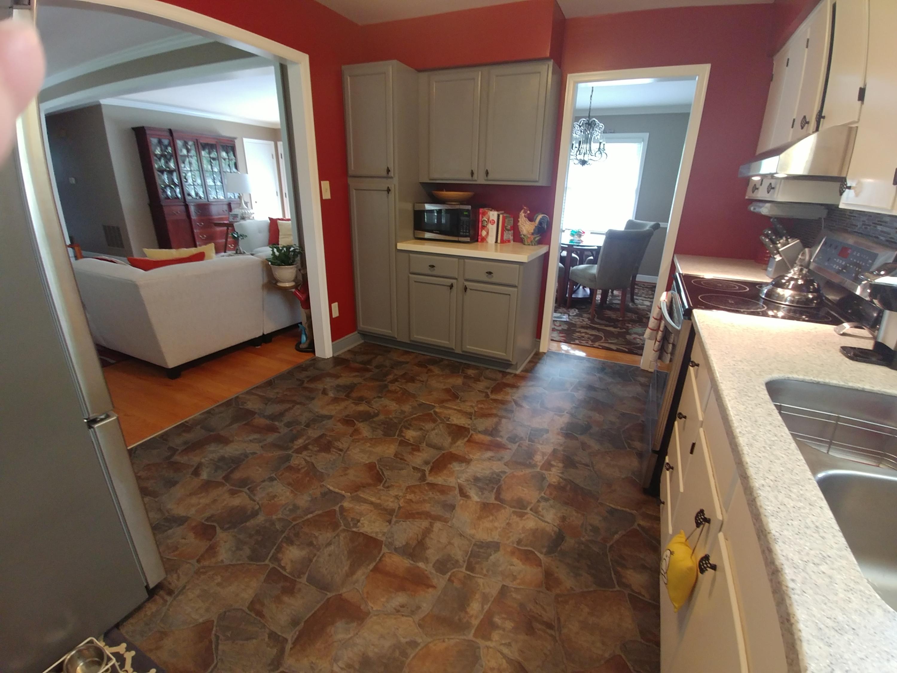 3451 Greencliff Road Roanoke, VA 24018 - Photo 13 of 37 New Kitchen pic