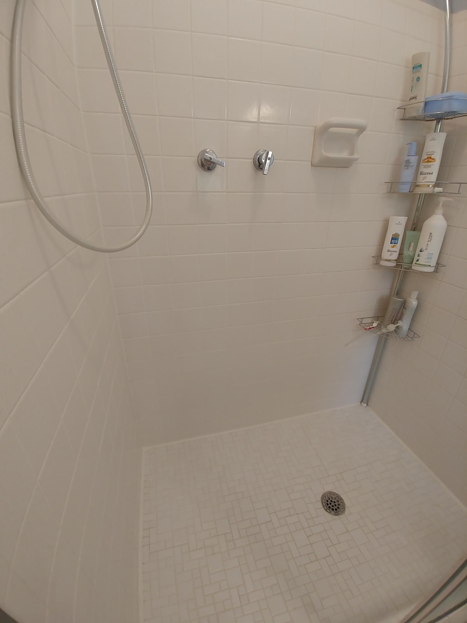 3451 Greencliff Road Roanoke, VA 24018 - Photo 21 of 37 Shower