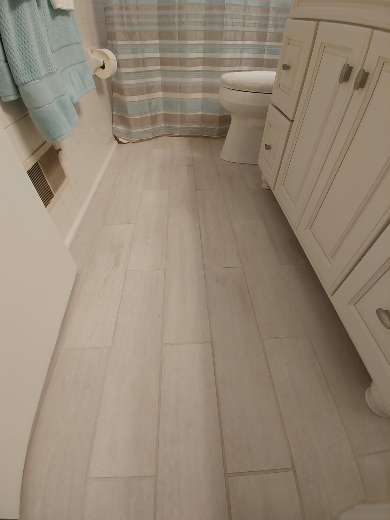 3451 Greencliff Road Roanoke, VA 24018 - Photo 24 of 37 Robins New bath pic