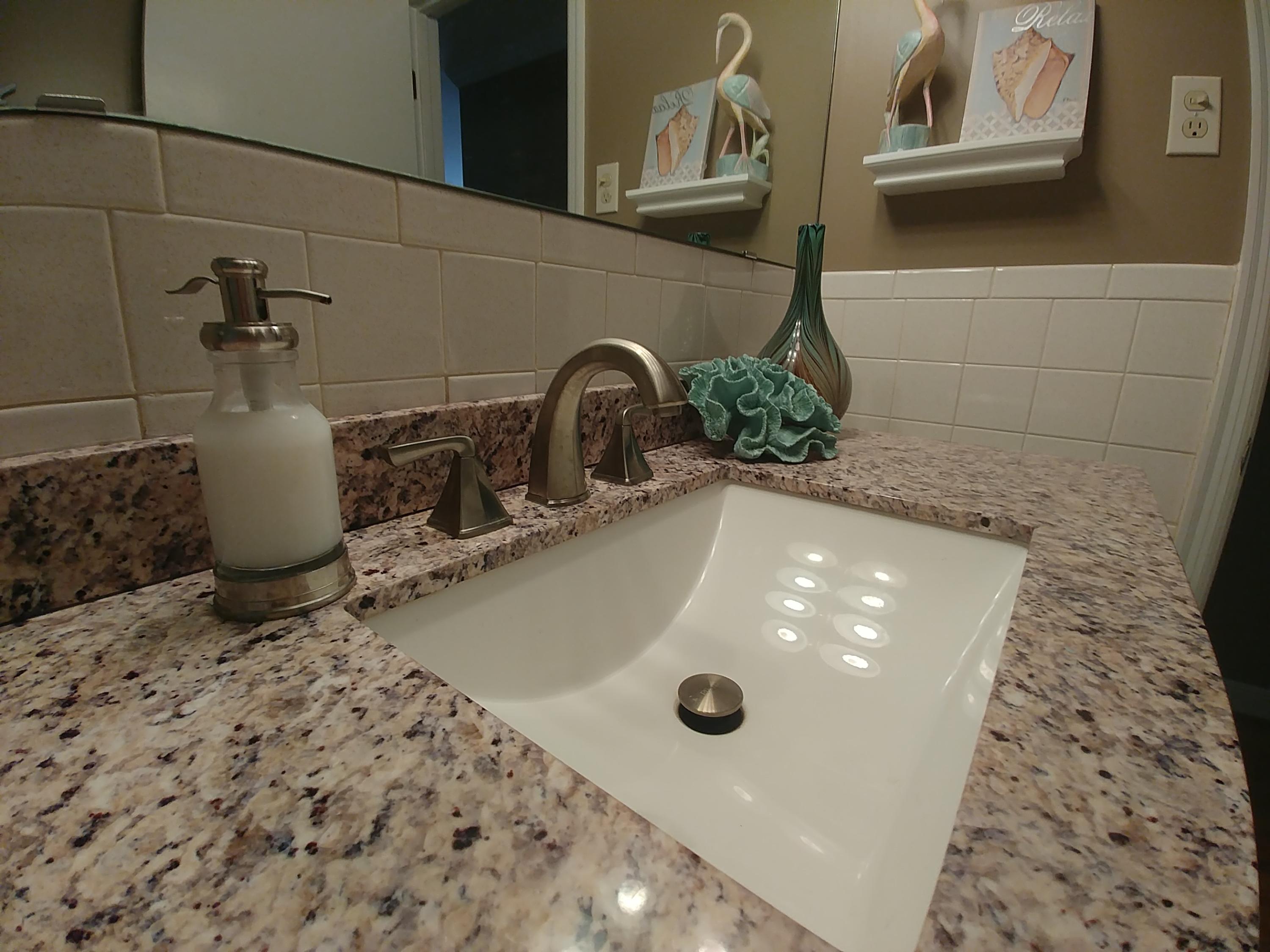 3451 Greencliff Road Roanoke, VA 24018 - Photo 25 of 37 Granite pic