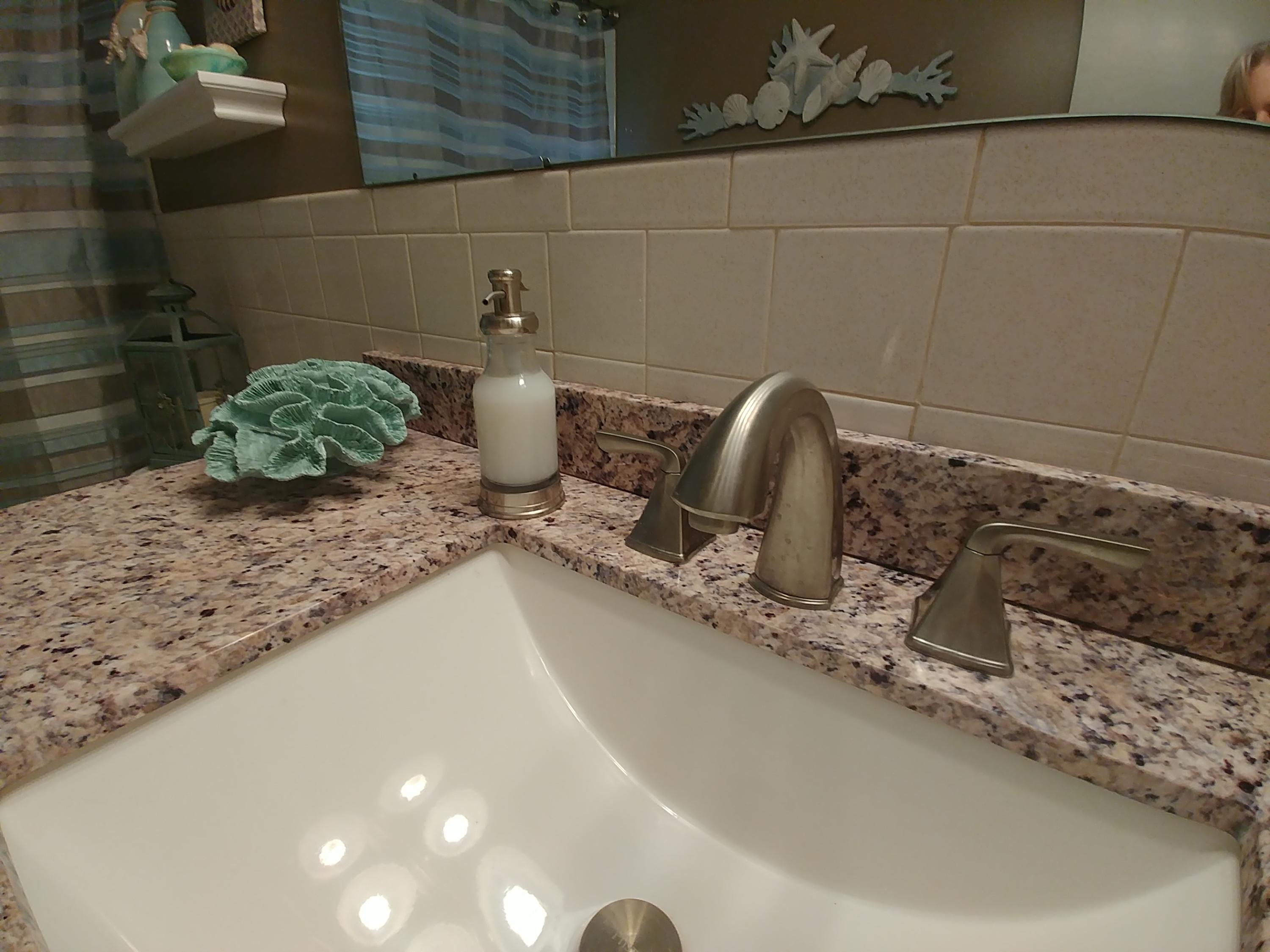 3451 Greencliff Road Roanoke, VA 24018 - Photo 26 of 37 Bathroom faucet