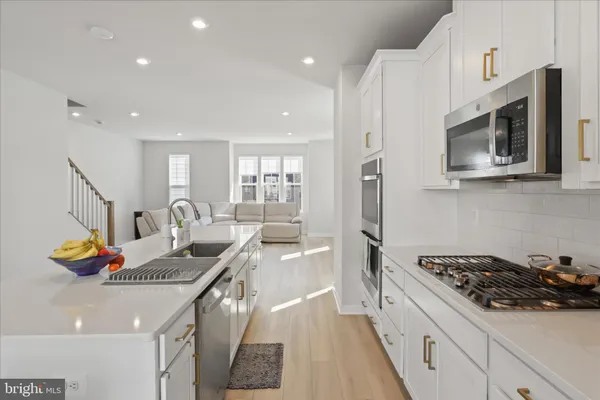 $799,000 | 24190 Kilbride Terrace, Sterling, VA 20166