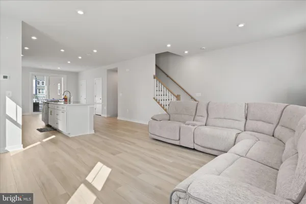 $799,000 | 24190 Kilbride Terrace, Sterling, VA 20166