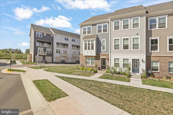 $799,000 | 24190 Kilbride Terrace, Sterling, VA 20166