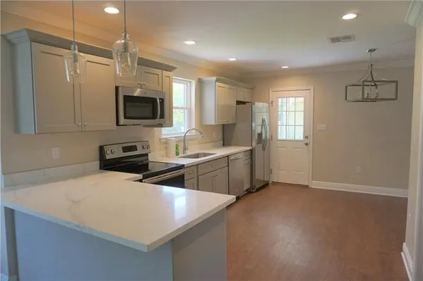 $1,800 | 601 Gordon Avenue, Harahan, LA 70123