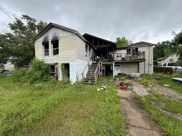 $24,900 | 2534 Oyster Creek Bend, Oyster Creek, TX 77541
