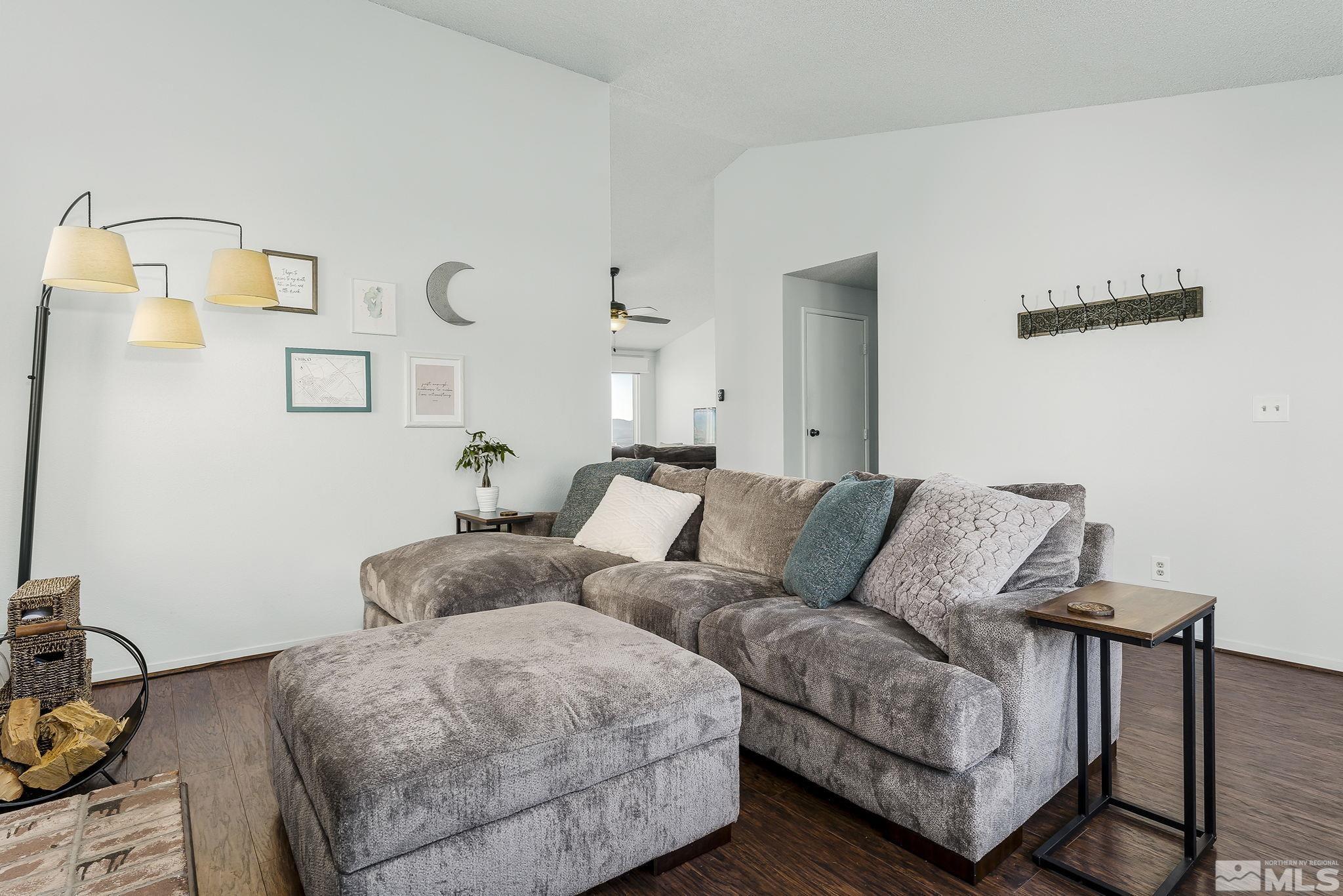 3808 Bexley Square Reno, NV 89503 - Photo 4 of 19 Photo 4