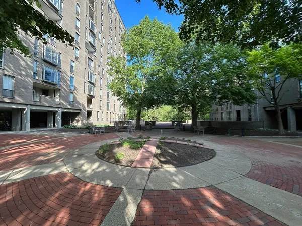 $3,200 | 33 Pond Avenue, Unit 320, Brookline, MA 02445