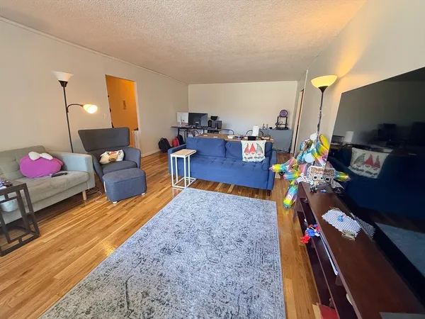 $3,200 | 33 Pond Avenue, Unit 320, Brookline, MA 02445