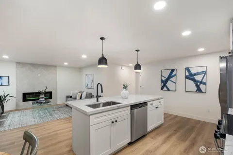$999,999 | 10459 Northeast 142nd Street, Kirkland, WA 98034