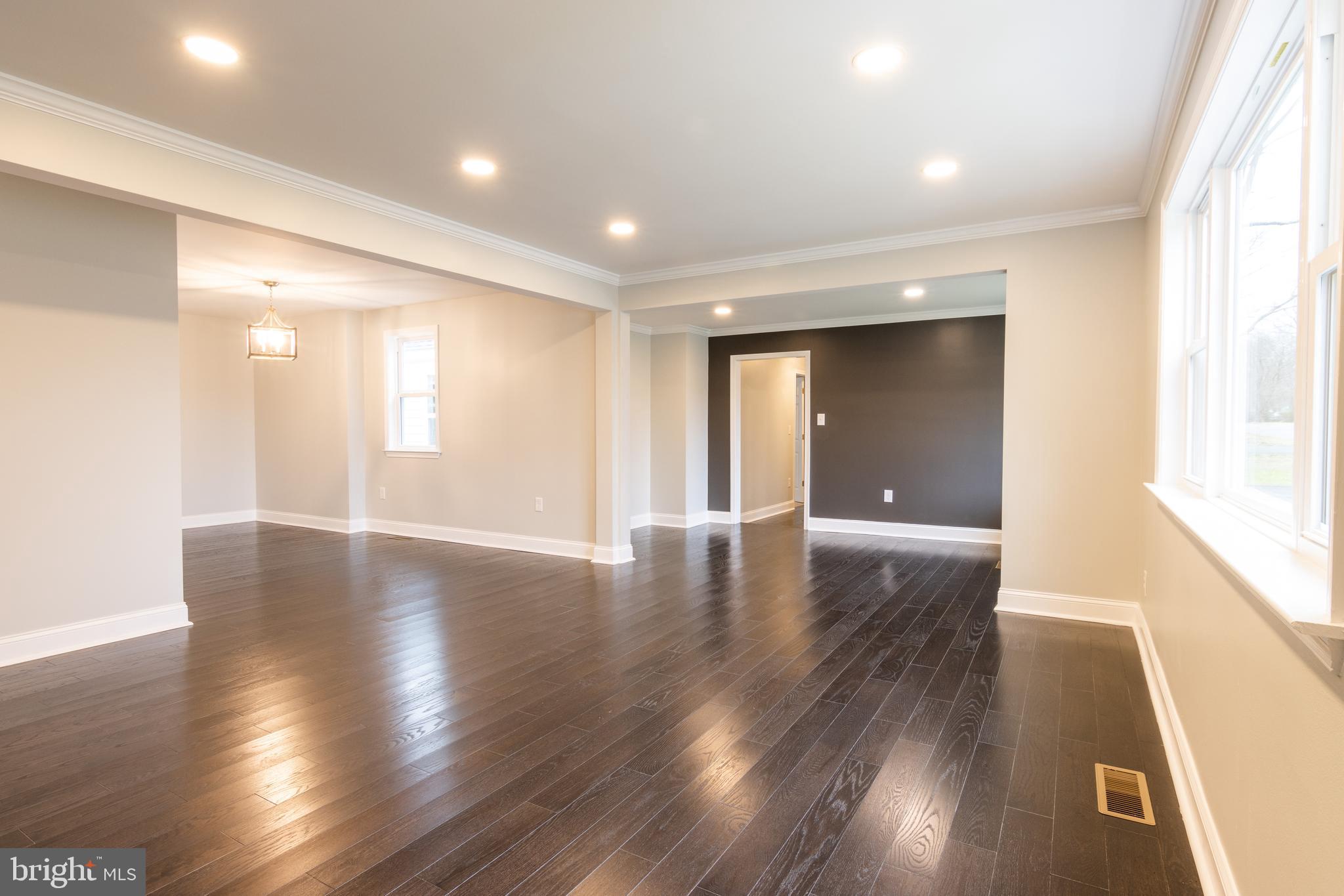 791 Danza Road Severn, MD 21144 - Photo 7 of 67 Enter into the main LR- NEW Hardwood floors