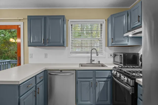 $2,500 | 61 Kathy Drive, Unit 61, Haverhill, MA 01832