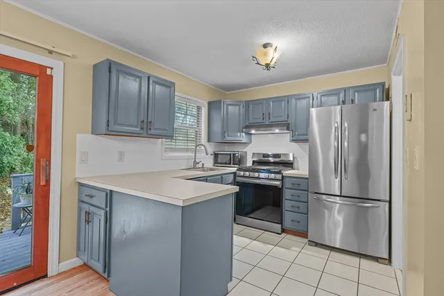 $2,500 | 61 Kathy Drive, Unit 61, Haverhill, MA 01832