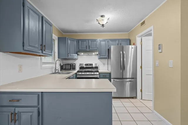 $2,500 | 61 Kathy Drive, Unit 61, Haverhill, MA 01832