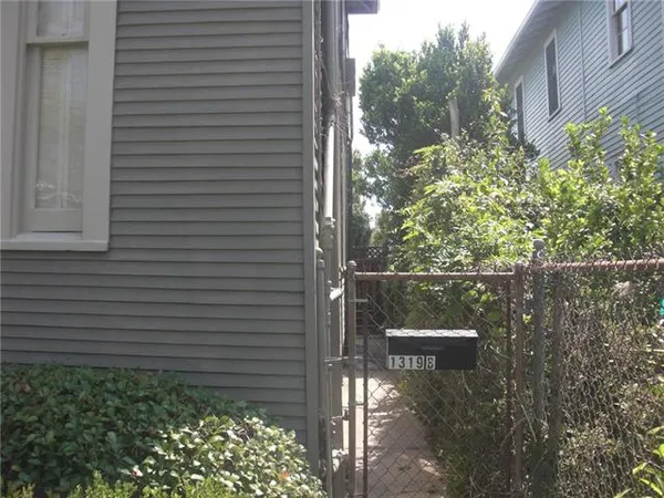 $1,150 | 1319 Amelia Street, Unit B, New Orleans, LA 70115