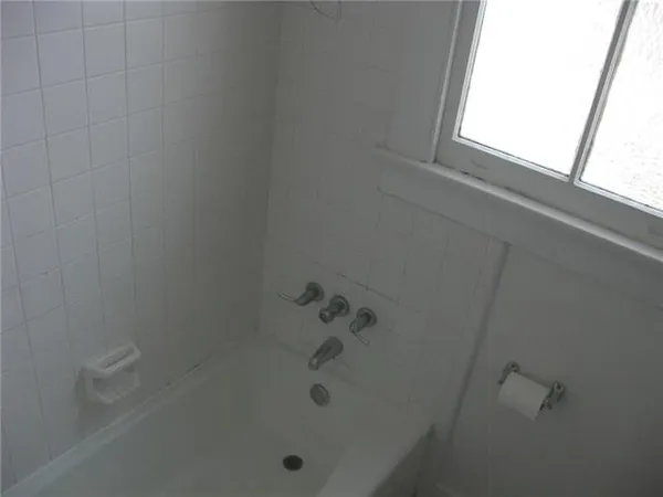 $1,150 | 1319 Amelia Street, Unit B, New Orleans, LA 70115